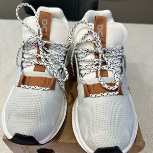 On Women's Athletic Shoes - White and Tan